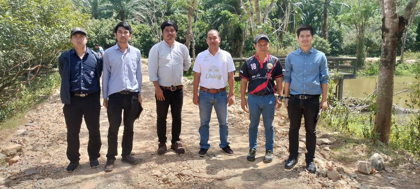 สำรวจหน้าฝายกักเก็บน้ำ หมู่ที่ 7 บ้านผังปาล์ม 7  ตำบลปาล์มพัฒนา อำเภอมะนัง จังหวัดสตูล  เพื่อแก้ไขปัญหาภัยแล้ง พร้อมดำเนินการเพื่อความสะดวกของประชาชนตำบลปาล์มพัฒนา